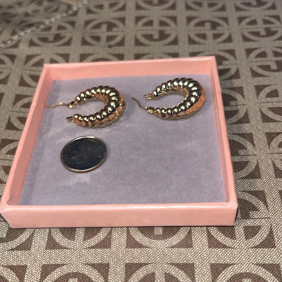 🆕 Croissant Hoop Earrings 14K Gold Plated - Picture 7 of 8